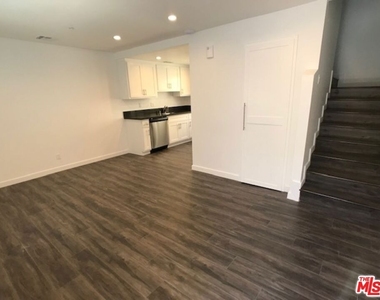 601 N Normandie Avenue - Photo Thumbnail 8