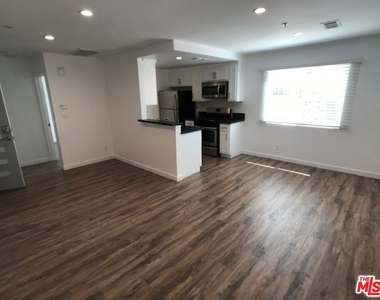 601 N Normandie Avenue - Photo Thumbnail 2
