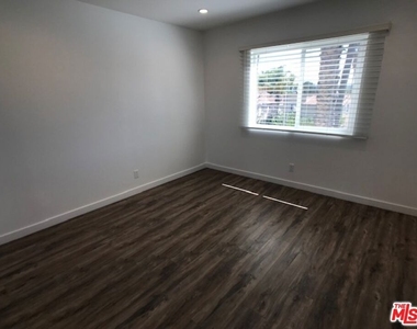 601 N Normandie Avenue - Photo Thumbnail 6