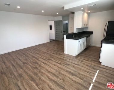 601 N Normandie Avenue - Photo Thumbnail 4