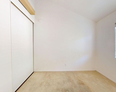 21930 Marylee Street - Photo Thumbnail 20