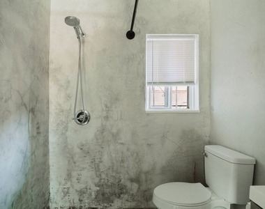 5630 1/2 Craner Avenue - Photo Thumbnail 28