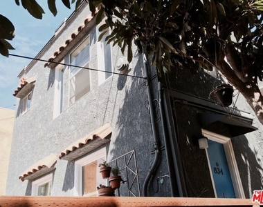 834 Laguna Avenue - Photo Thumbnail 20