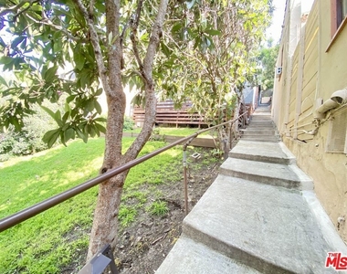 834 Laguna Avenue - Photo Thumbnail 18
