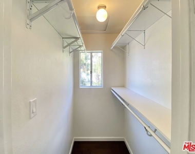 834 Laguna Avenue - Photo Thumbnail 15