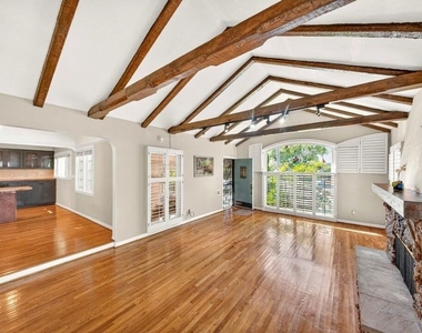 2940 Cardiff Avenue - Photo Thumbnail 2