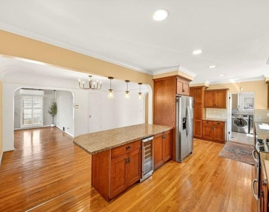 2940 Cardiff Avenue - Photo Thumbnail 4