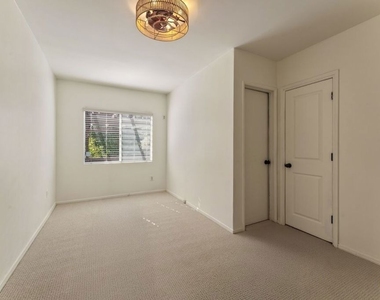 2940 Cardiff Avenue - Photo Thumbnail 14