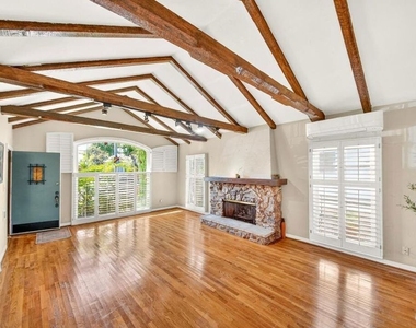 2940 Cardiff Avenue - Photo Thumbnail 1
