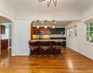 2940 Cardiff Avenue - Photo Thumbnail 6