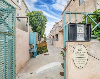 610 Venice Way - Photo Thumbnail 1