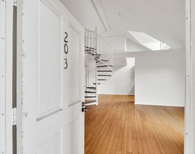 610 Venice Way - Photo Thumbnail 2