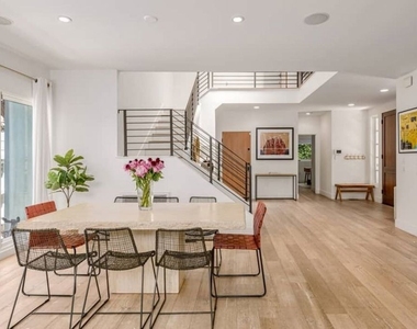 729 N Ogden Drive - Photo Thumbnail 4