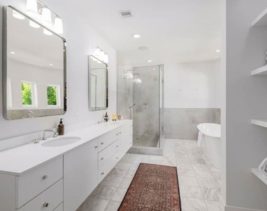 729 N Ogden Drive - Photo Thumbnail 14