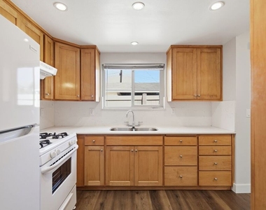 7928 Virginia Street - Photo Thumbnail 5