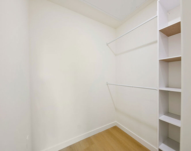 954 N San Vicente Boulevard - Photo Thumbnail 10