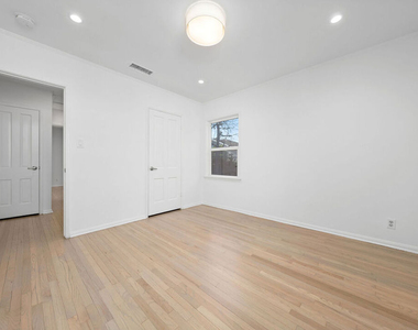 11345 Cashmere Street - Photo Thumbnail 18