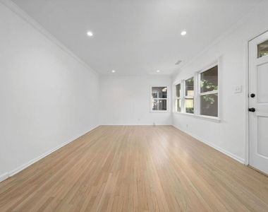 11345 Cashmere Street - Photo Thumbnail 12
