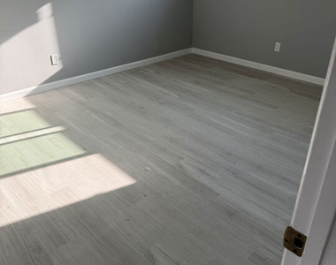 1522 Dixon Street - Photo Thumbnail 9