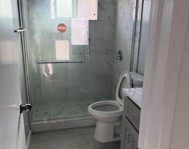 1522 Dixon Street - Photo Thumbnail 6