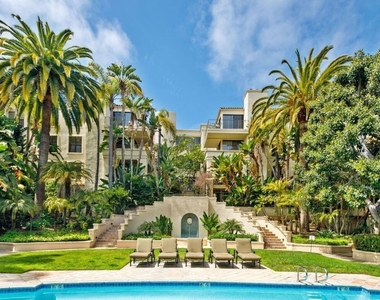 555 S Barrington Avenue - Photo Thumbnail 1