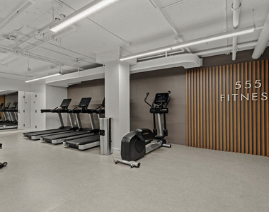 555 S Barrington Avenue - Photo Thumbnail 30