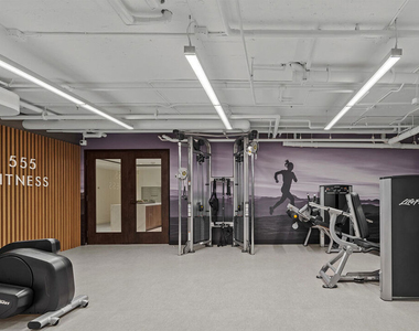 555 S Barrington Avenue - Photo Thumbnail 28