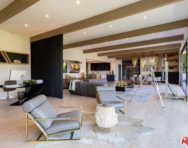 8842 Evanview Drive - Photo Thumbnail 6