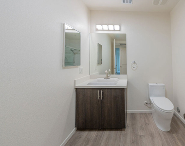 124 W Colorado - Photo Thumbnail 18