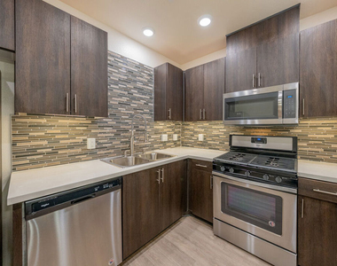 124 W Colorado - Photo Thumbnail 5