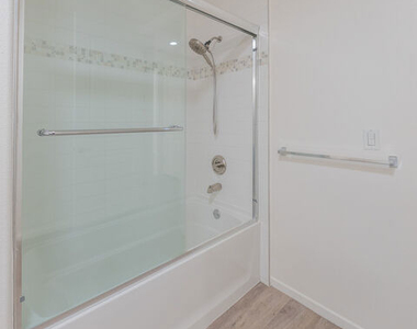 124 W Colorado - Photo Thumbnail 19