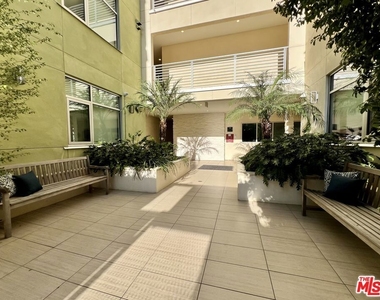 11715 W Bellagio Road - Photo Thumbnail 19