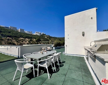 11715 W Bellagio Road - Photo Thumbnail 23
