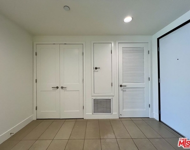 11715 W Bellagio Road - Photo Thumbnail 14