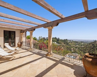 1111 Stradella Road - Photo Thumbnail 31