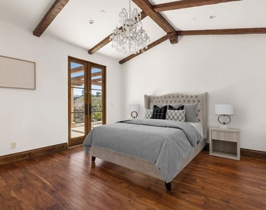 1111 Stradella Road - Photo Thumbnail 25