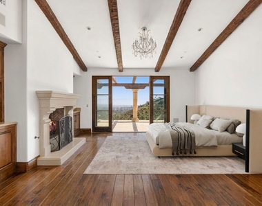 1111 Stradella Road - Photo Thumbnail 15