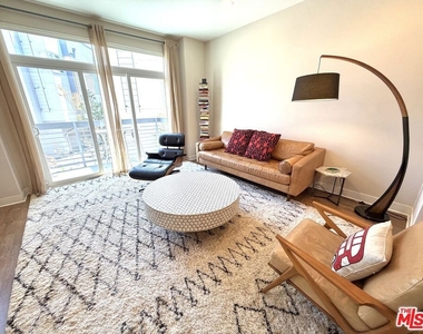 2753 Waverly Drive - Photo Thumbnail 14