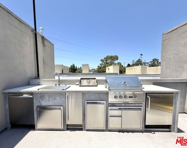 2753 Waverly Drive - Photo Thumbnail 37
