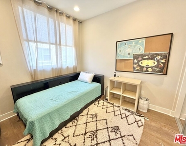 2753 Waverly Drive - Photo Thumbnail 28