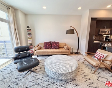 2753 Waverly Drive - Photo Thumbnail 16