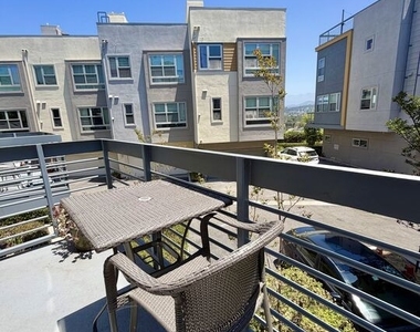 2753 Waverly Drive - Photo Thumbnail 15
