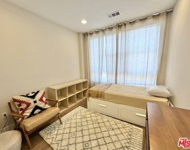 2753 Waverly Drive - Photo Thumbnail 30
