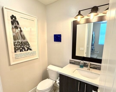 2753 Waverly Drive - Photo Thumbnail 18