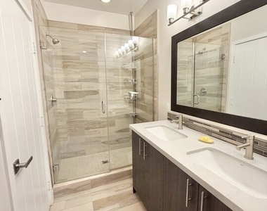 2753 Waverly Drive - Photo Thumbnail 24