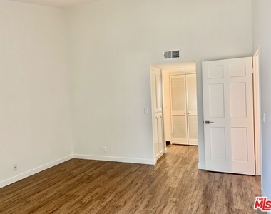12412 Texas Avenue - Photo Thumbnail 9