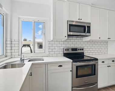 930 3rd Street - Photo Thumbnail 16