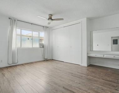 930 3rd Street - Photo Thumbnail 18