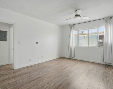 930 3rd Street - Photo Thumbnail 21
