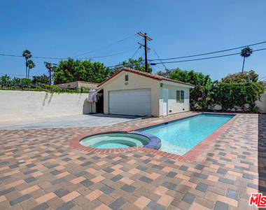712 N Vista Street - Photo Thumbnail 1